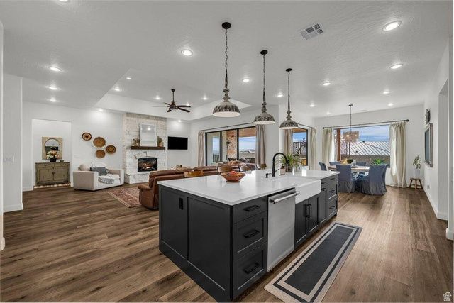 1398 E DELLCORERO DR, St. George, UT 84770