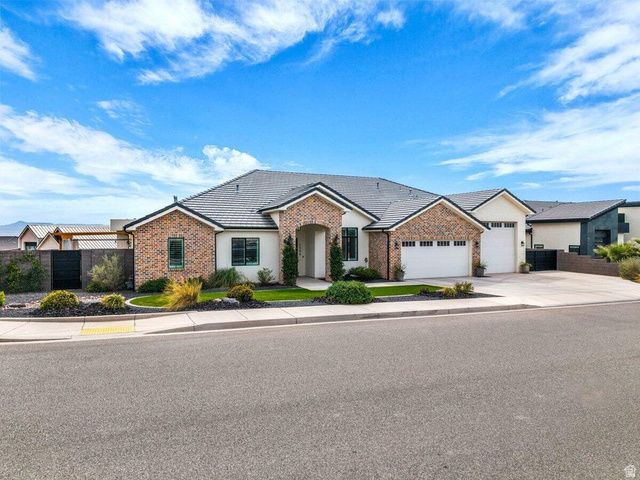 1398 E DELLCORERO DR, St. George, UT 84770