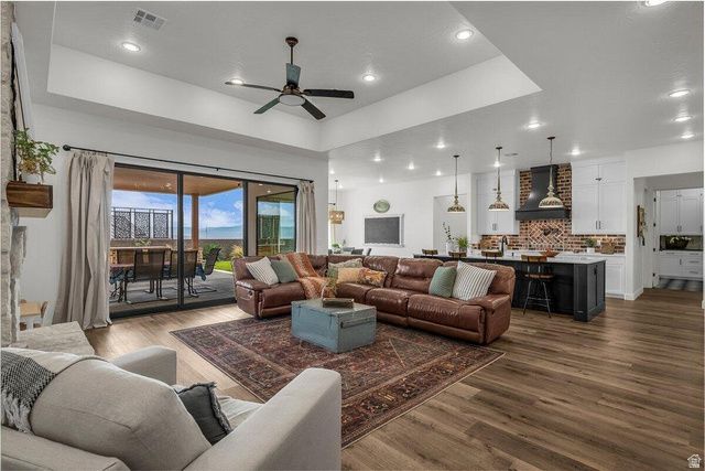 1398 E DELLCORERO DR, St. George, UT 84770