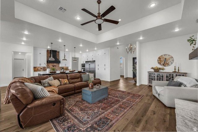 1398 E DELLCORERO DR, St. George, UT 84770