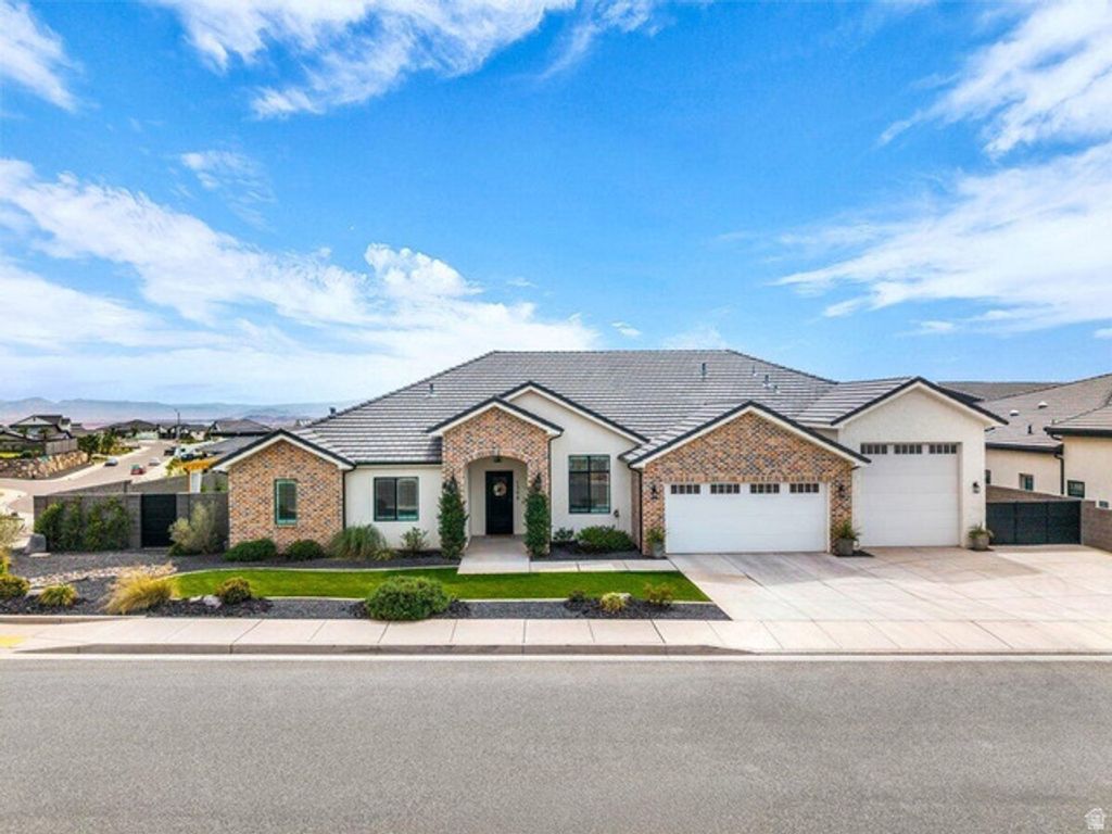 1398 E DELLCORERO DR, St. George, UT 84770