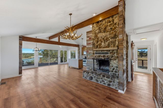 729A Nomad DR, Spicewood, TX 78669