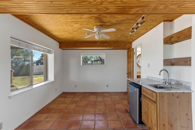 729A Nomad DR, Spicewood, TX 78669
