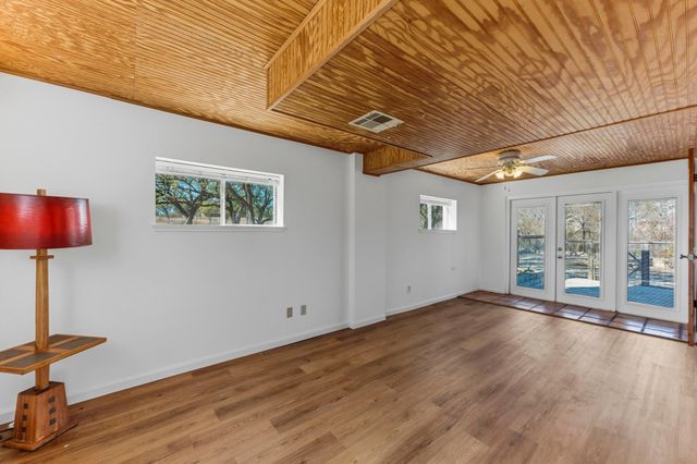 729A Nomad DR, Spicewood, TX 78669