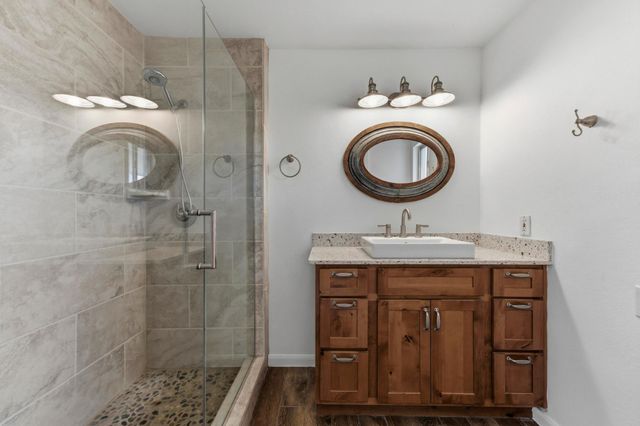 729A Nomad DR, Spicewood, TX 78669
