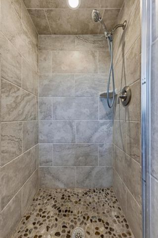 729A Nomad DR, Spicewood, TX 78669