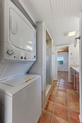 729A Nomad DR, Spicewood, TX 78669