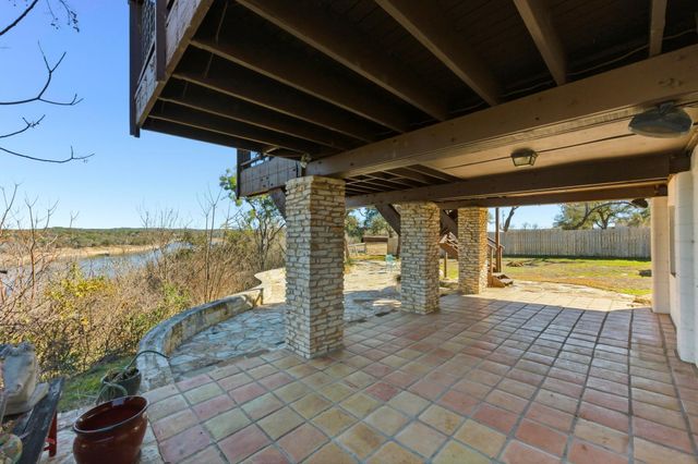 729A Nomad DR, Spicewood, TX 78669