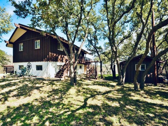 729A Nomad DR, Spicewood, TX 78669