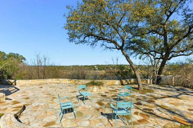 729A Nomad DR, Spicewood, TX 78669