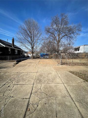 3700 Osceola Street, St Louis, MO 63116