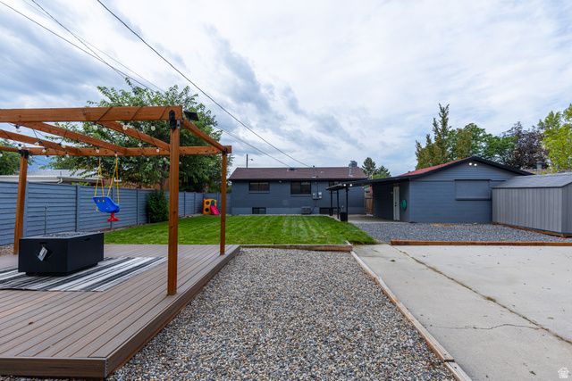 661 E WYANDOTTE AVE, Sandy, UT 84070