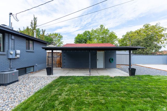 661 E WYANDOTTE AVE, Sandy, UT 84070