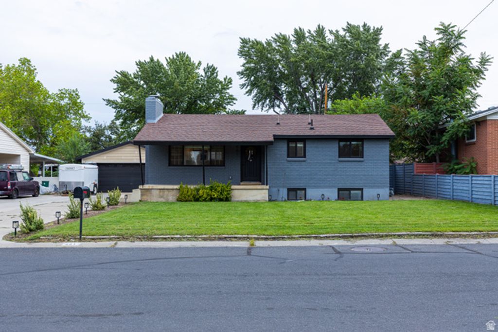 661 E WYANDOTTE AVE, Sandy, UT 84070