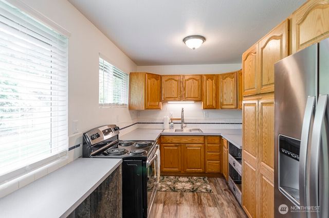 17631 Old Barn Road SE, Yelm, WA 98597