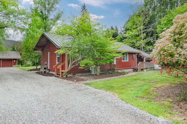 17631 Old Barn Road SE, Yelm, WA 98597