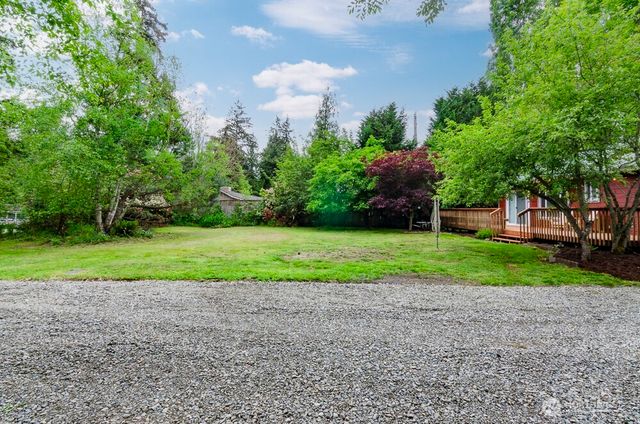 17631 Old Barn Road SE, Yelm, WA 98597