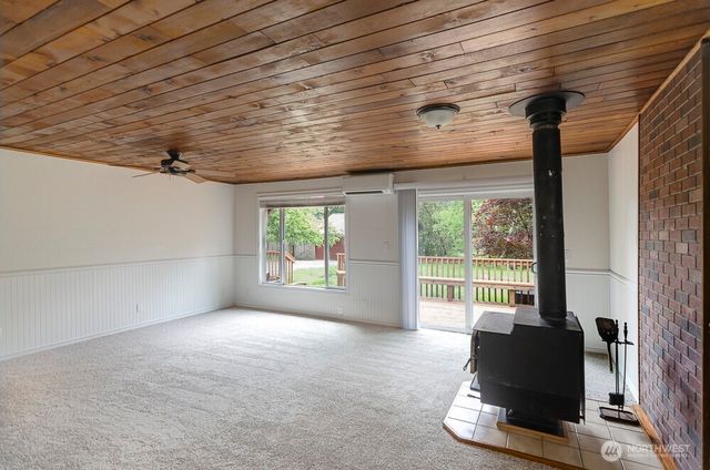 17631 Old Barn Road SE, Yelm, WA 98597