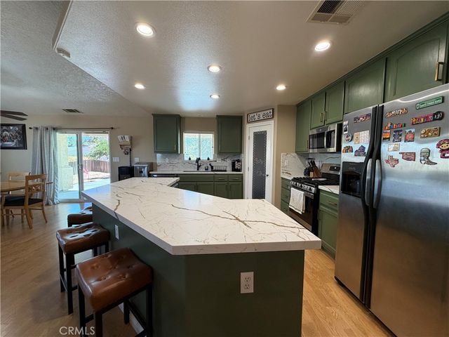 16307 Sholic, Victorville, CA 92395