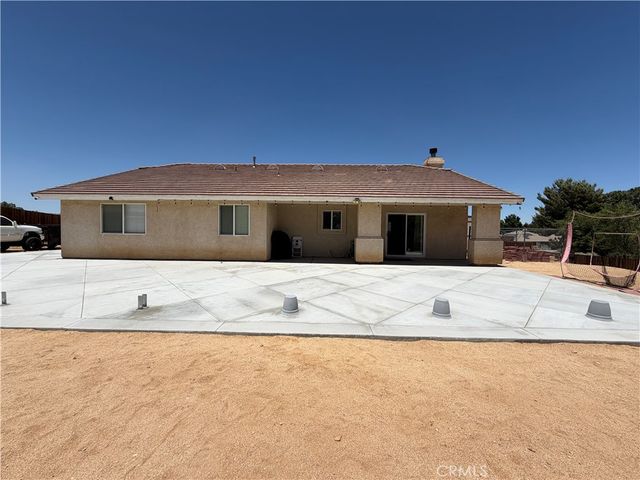 16307 Sholic, Victorville, CA 92395