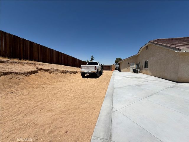 16307 Sholic, Victorville, CA 92395