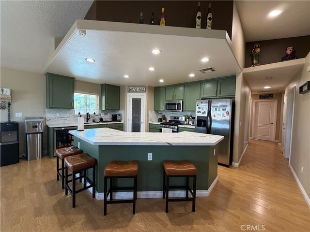 16307 Sholic, Victorville, CA 92395