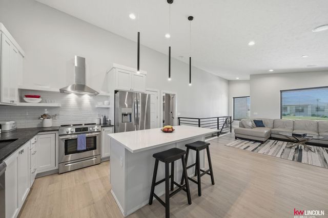 740 W Panorama Road, Lincoln, NE 68523