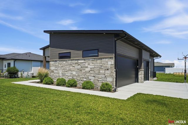 740 W Panorama Road, Lincoln, NE 68523