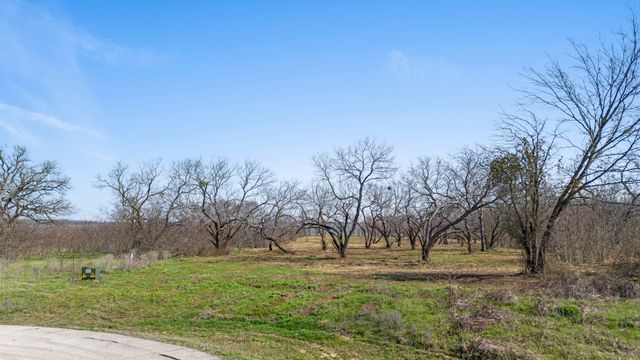 8424 Edgewater Drive, Kemp, TX 75143