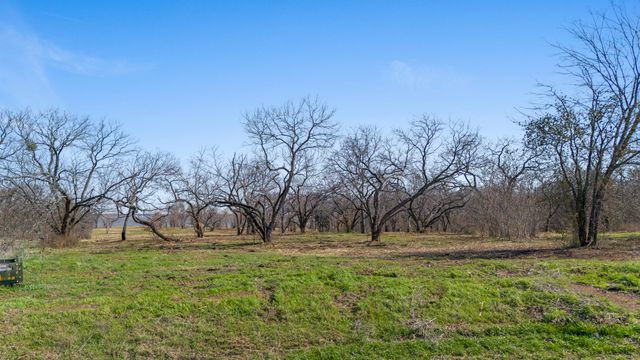 8424 Edgewater Drive, Kemp, TX 75143
