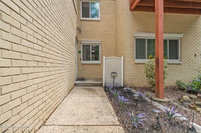 19 Lake Avenue, 6A, East Brunswick, NJ 08816