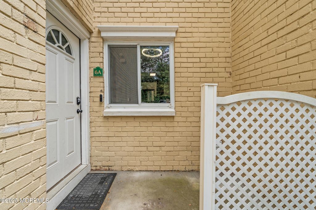 19 Lake Avenue, 6A, East Brunswick, NJ 08816