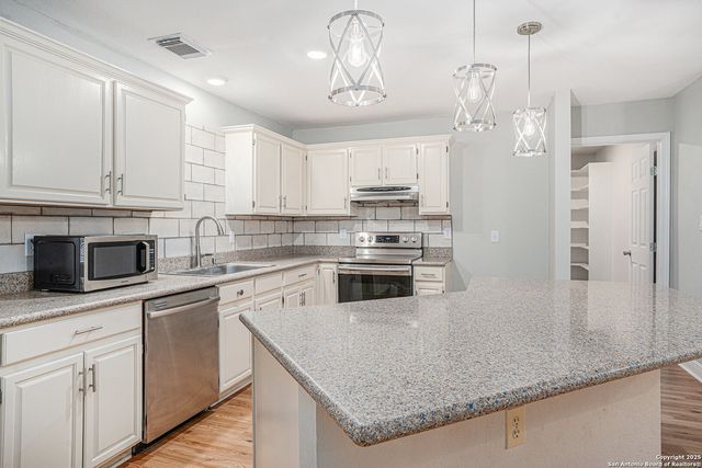 6322 Regency Mnr, San Antonio, TX 78249
