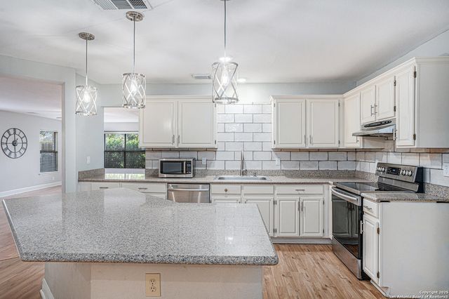 6322 Regency Mnr, San Antonio, TX 78249