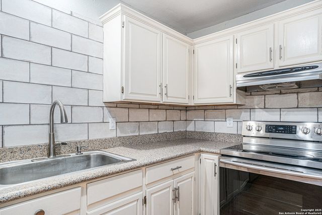 6322 Regency Mnr, San Antonio, TX 78249