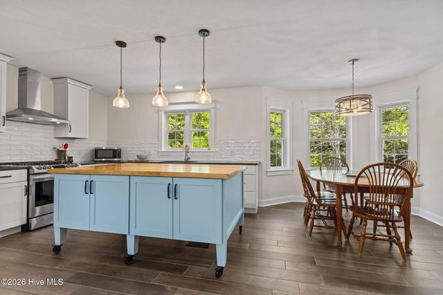 102 Shady Path, Swansboro, NC 28584