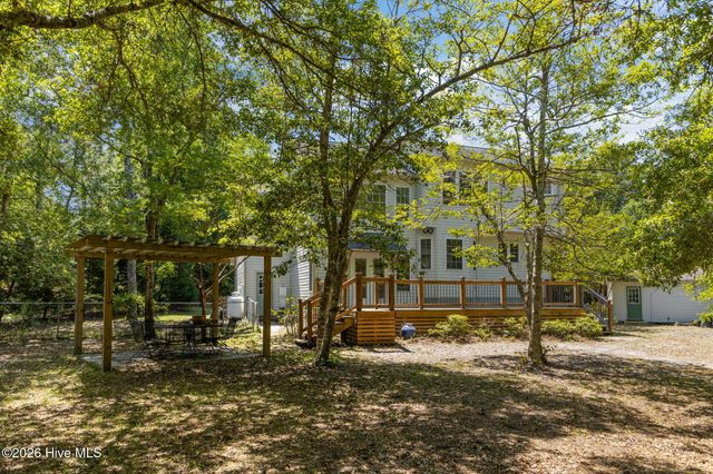 102 Shady Path, Swansboro, NC 28584