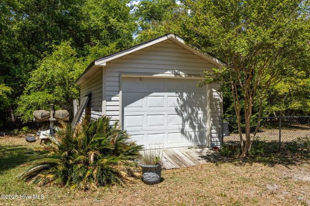 102 Shady Path, Swansboro, NC 28584