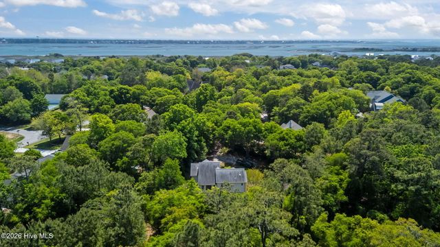 102 Shady Path, Swansboro, NC 28584