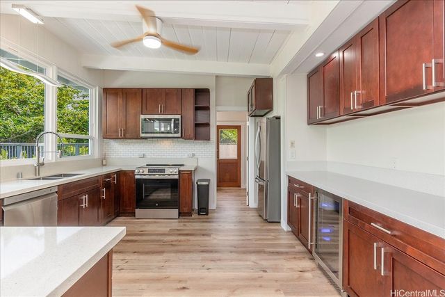 47-174 Kamehameha Highway, Kaneohe, HI 96744
