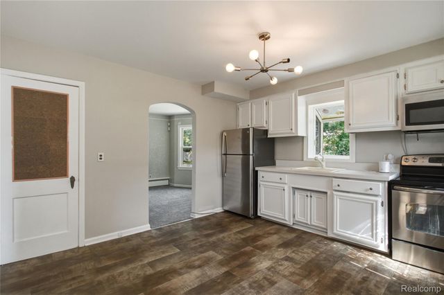 25433 McDonald Street, Dearborn Heights, MI 48125