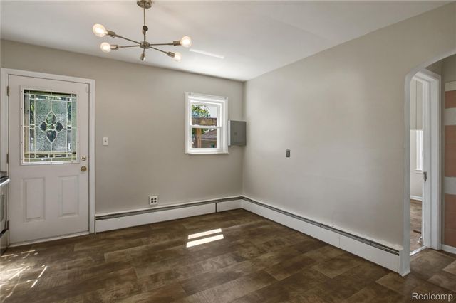 25433 McDonald Street, Dearborn Heights, MI 48125