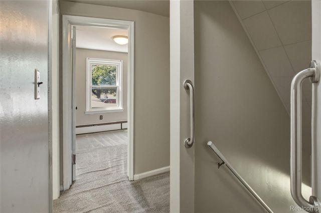 25433 McDonald Street, Dearborn Heights, MI 48125