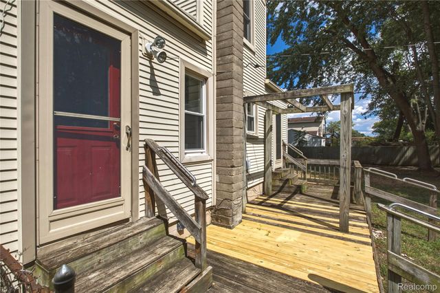 25433 McDonald Street, Dearborn Heights, MI 48125