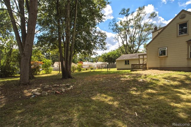 25433 McDonald Street, Dearborn Heights, MI 48125