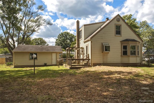 25433 McDonald Street, Dearborn Heights, MI 48125