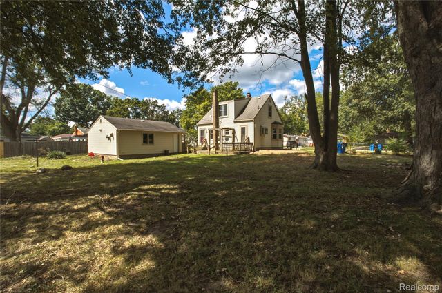 25433 McDonald Street, Dearborn Heights, MI 48125