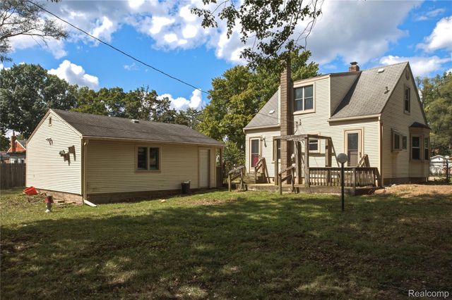 25433 McDonald Street, Dearborn Heights, MI 48125