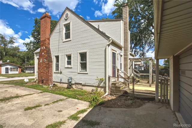 25433 McDonald Street, Dearborn Heights, MI 48125