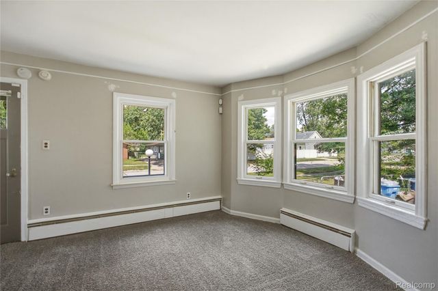 25433 McDonald Street, Dearborn Heights, MI 48125